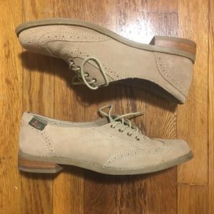 G.H Bass & Co. Women Oxfords 7.5 taupe